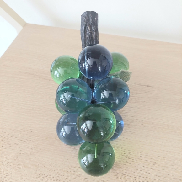 Rare MCM- Vintage Large Cluster Of Blue & Green Lucite Grapes! 8.5" - Picture 4 of 8